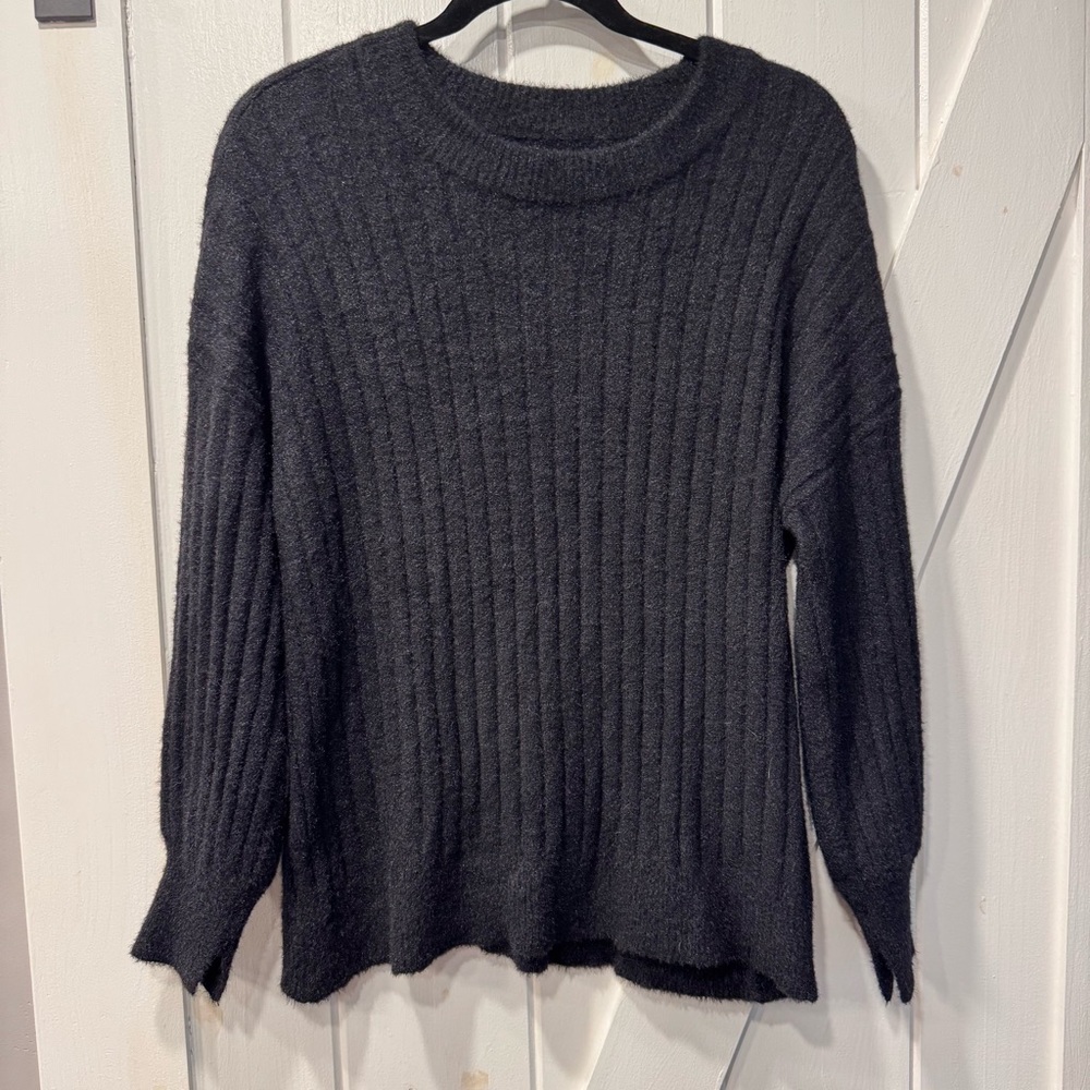 Aerie Classic Black Vertical Soft Knit Crew Neck Sweater